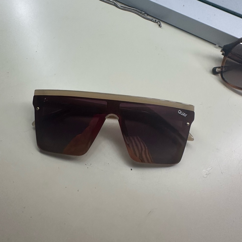 Quay Australia Sunglasses - Black and Tan